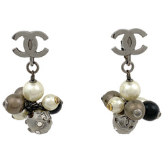 シャネル ココマーク フェイクパール イヤリング スイング イヤリング シルバーメッキ ラインストーン シルバー ホワイト ブラック レディース 【中古】bracc