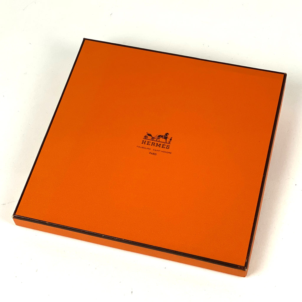 エルメス カレ 90 LA PROMENADE DE LONGCHAMPS ロンシャンへの散歩 馬車 スカーフ スカーフ シルク ホワイト マルチカラー レディース 【中古】brbag