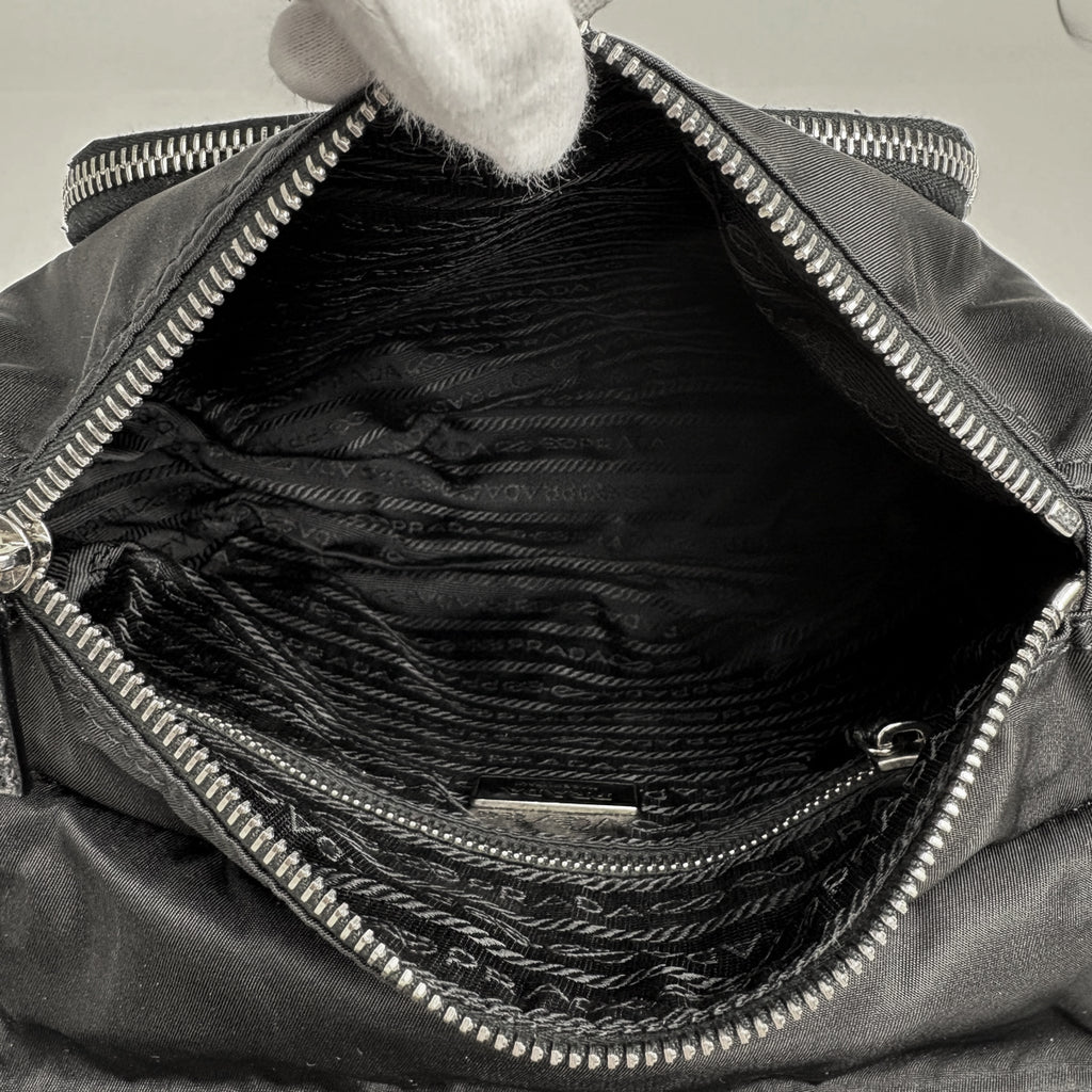 プラダ ロゴプレート ショルダーバッグ ワンショルダー ショルダーバッグ ナイロン ネロ(ブラック) BR2156 レディース 【中古】brbag