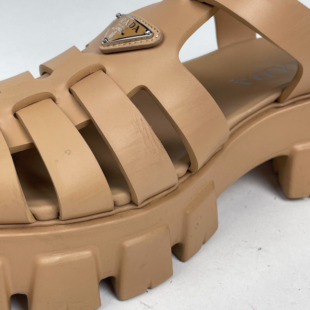 プラダ ロゴプレート サンダル 厚底ラバー メンズ 靴 サンダル ラバー ベージュ レディース 【中古】brapp