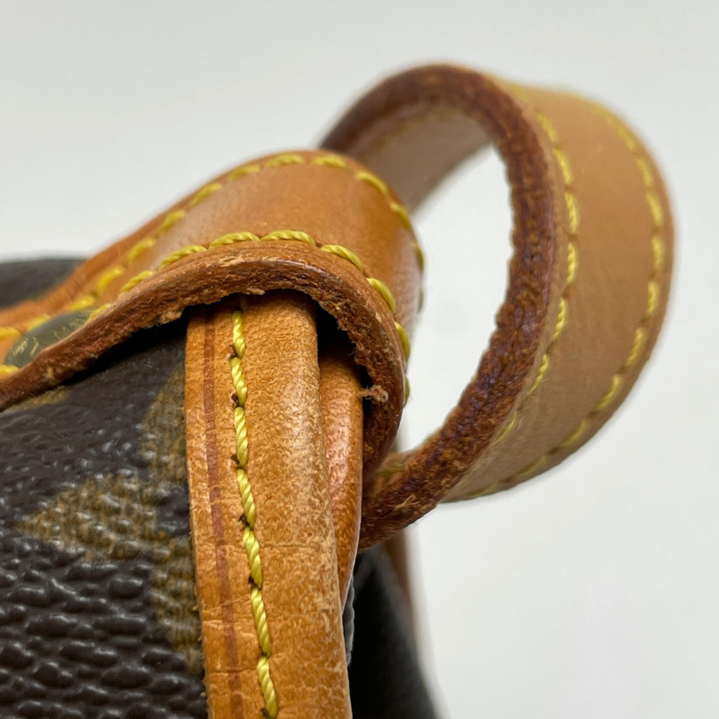 ルイ・ヴィトン ソミュール 30 斜め掛け ショルダーバッグ モノグラム ブラウン M42256 レディース 【中古】brbag