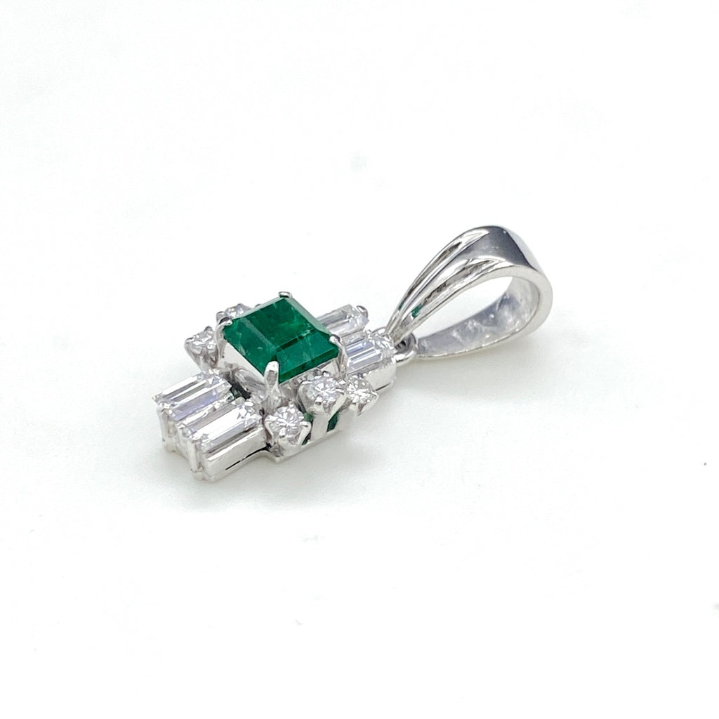 エメラルド ペンダントトップ プラチナ メレダイヤ ペンダントトップ Pt900 エメラルド ダイヤモンド レディース 【中古】nbjwl