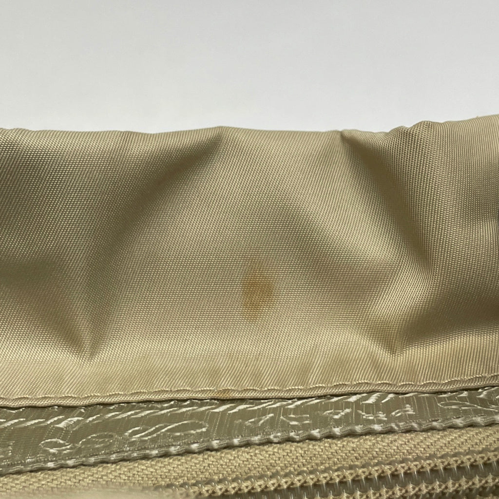 プラダ ロゴプレート リュックサック バックパック デイパック リュック ナイロン ベージュ レディース 【中古】brbag