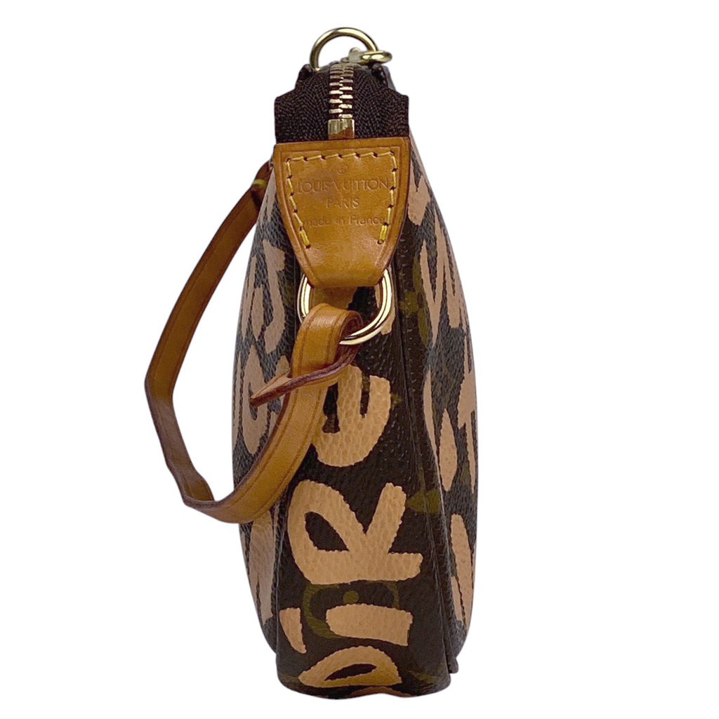 ルイ・ヴィトン ポシェット アクセソワール 化粧ポーチ コスメポーチ アクセサリーポーチ モノグラムグラフィティ ピーチ ブラウン M92193 レディース 【中古】brbag