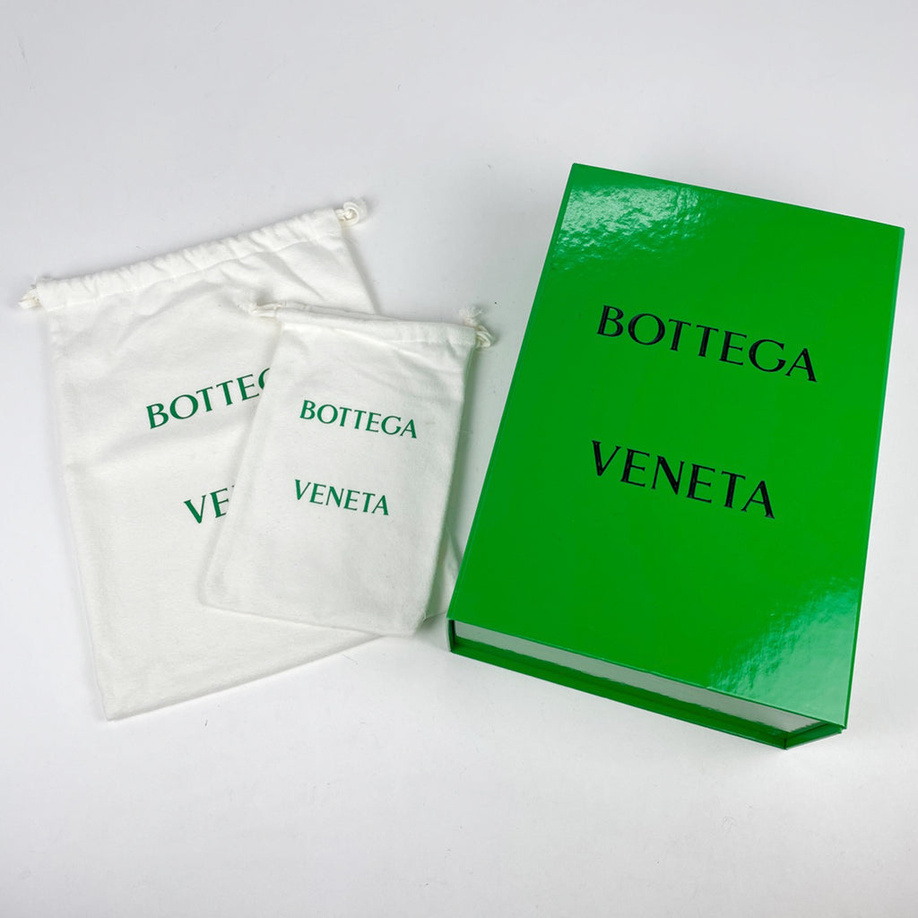 ボッテガヴェネタ イントレチャート セカンドバッグ 編み込み ナッパ クラッチバッグ セカンドバッグ レザー ブラック レディース 【中古】brbag