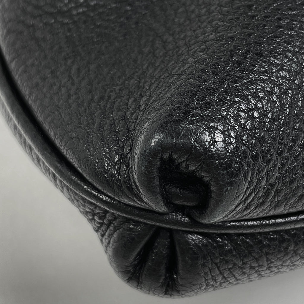 サルヴァトーレフェラガモ ガンチーニ ショルダーバッグ ロゴ 斜め掛け ショルダーバッグ レザー ブラック レディース 【中古】brbag