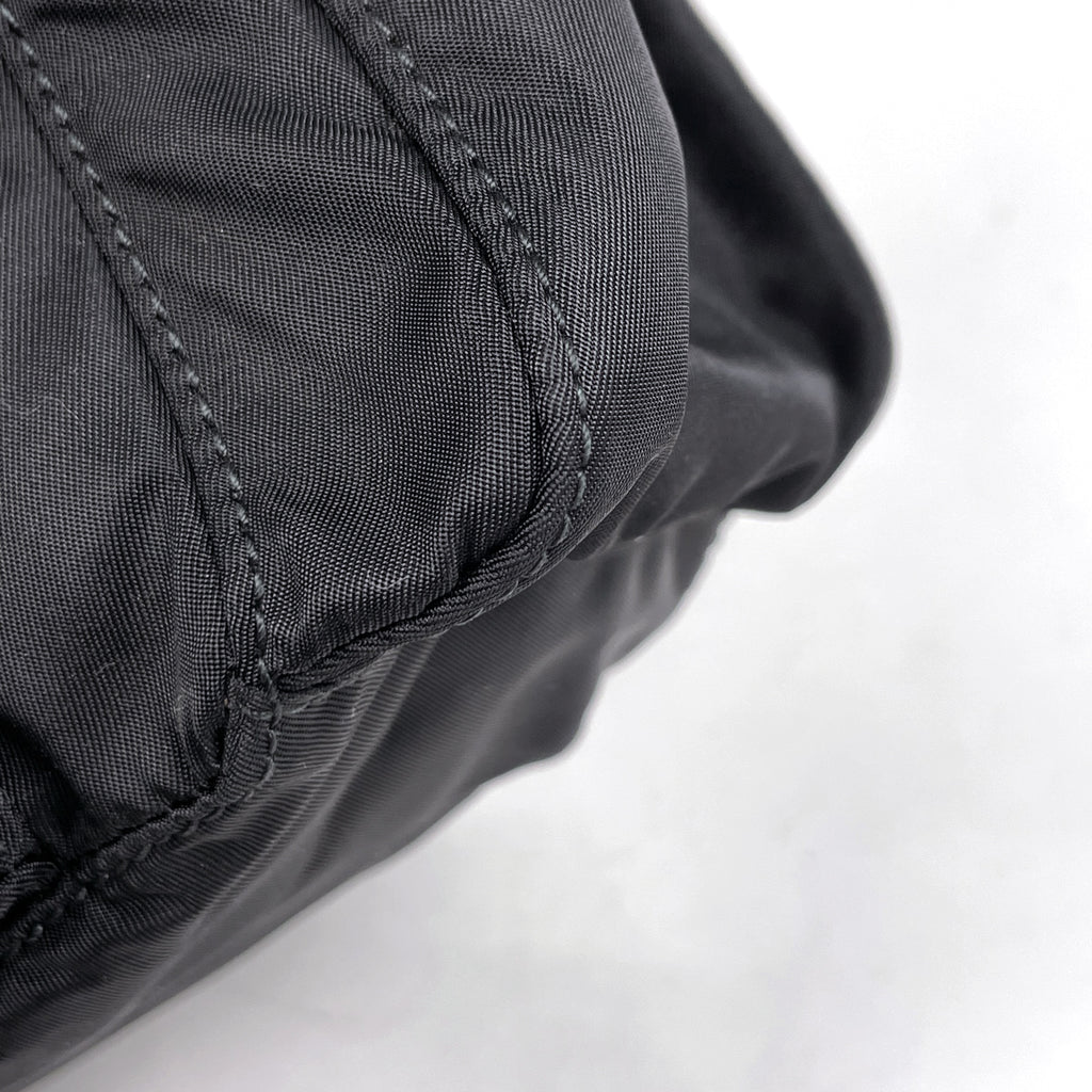 プラダ ロゴプレート ショルダーバッグ 斜め掛け ショルダーバッグ ナイロン ネロ(ブラック) レディース 【中古】brbag