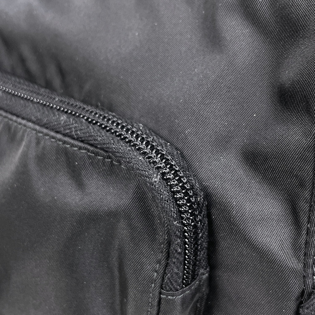 プラダ ロゴプレート ショルダーバッグ 斜め掛け ショルダーバッグ ナイロン ネロ(ブラック) レディース 【中古】brbag