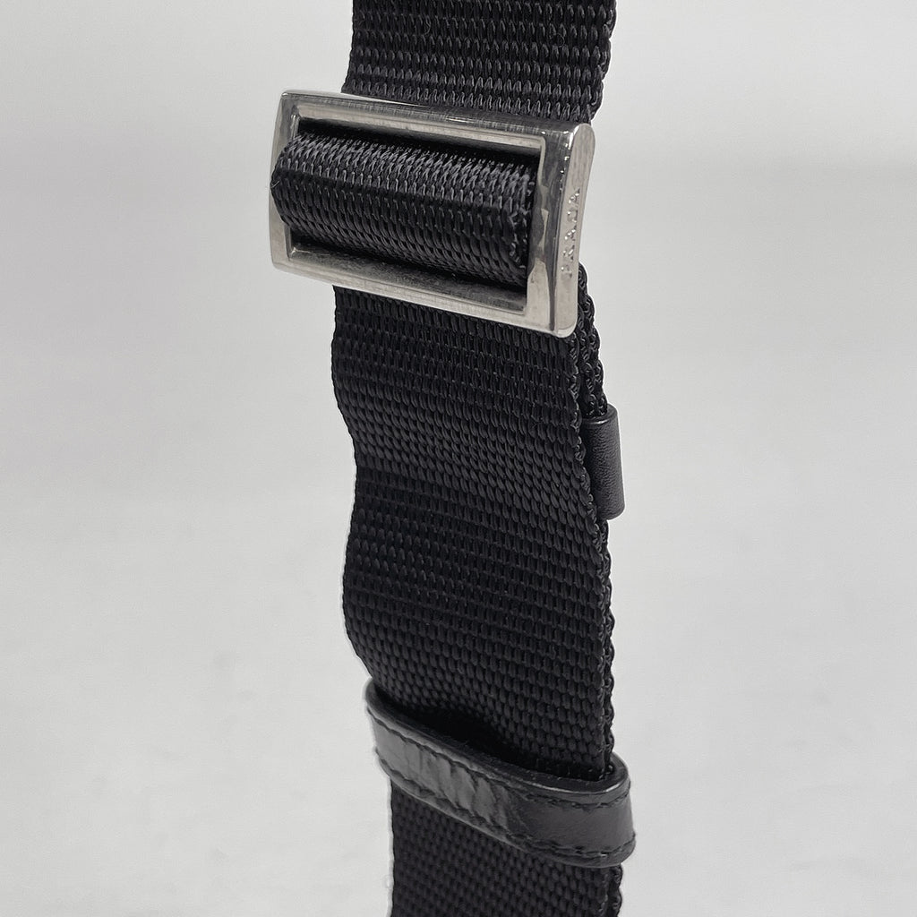 プラダ ロゴプレート ショルダーバッグ 斜め掛け ショルダーバッグ ナイロン ネロ(ブラック) レディース 【中古】brbag