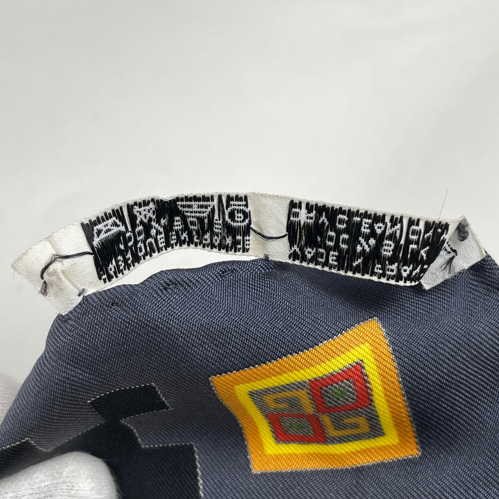 エルメス カレ 90 Musique Des Dieux 神々の音楽 スカーフ シルク グレー マルチカラー レディース 【中古】brbag