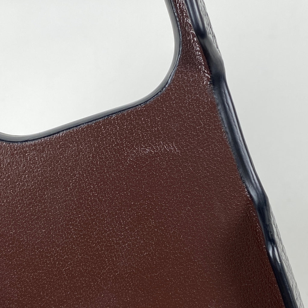 シャネル ココマーク チェーン スマホケース iPhone ショルダー 斜め掛け 携帯電話ケース キャビアスキン ブラック レディース 【中古】brbag