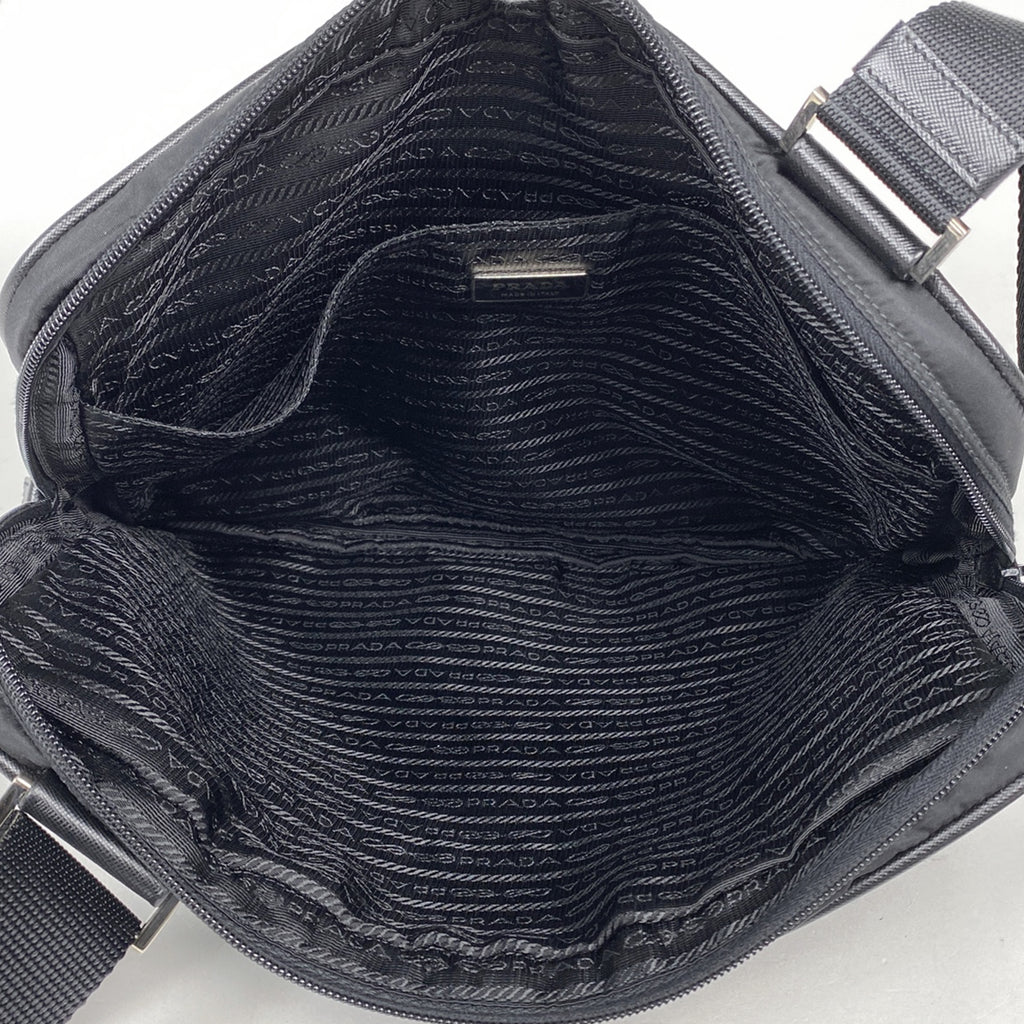 プラダ ロゴプレート ショルダーバッグ 斜め掛け ショルダーバッグ ナイロン ネロ(ブラック) レディース 【中古】brbag