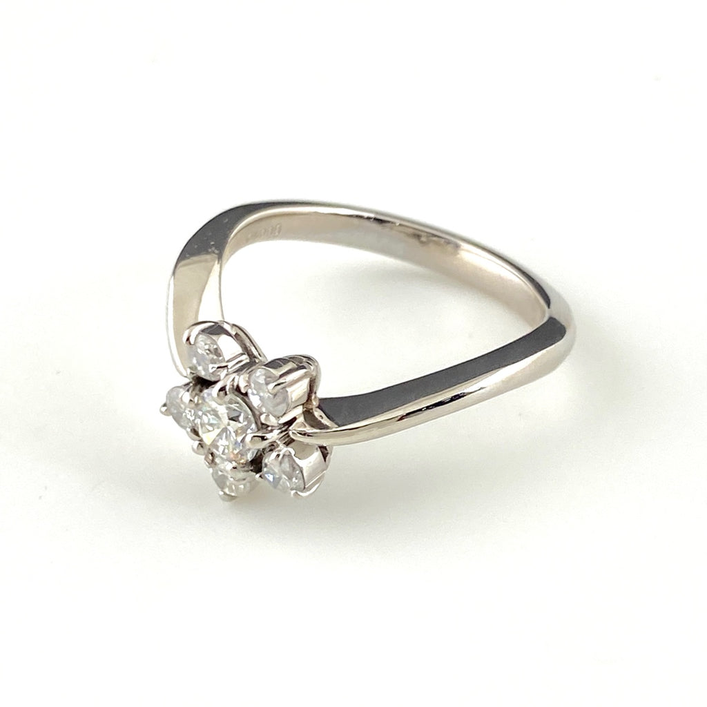 フラワーモチーフ デザインリング プラチナ 指輪 メレダイヤ 花 リング 13.5号 Pt900 ダイヤモンド レディース 【中古】nbjwl