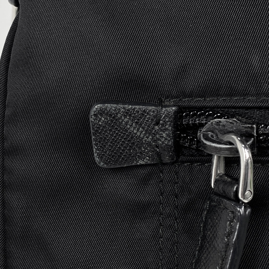 プラダ ロゴプレート ショルダーバッグ 斜め掛け ショルダーバッグ ナイロン ネロ(ブラック) レディース 【中古】brbag