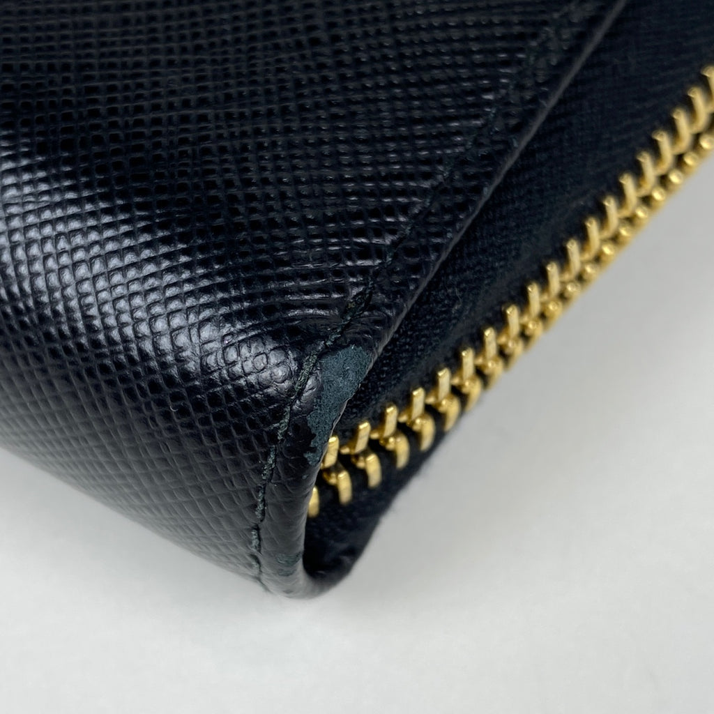 プラダ ロゴプレート ラウンドファスナー 長財布 ラウンドジップ ロボット 長財布 サフィアーノレザー ネロ(ブラック) 1ML506 レディース 【中古】brbag