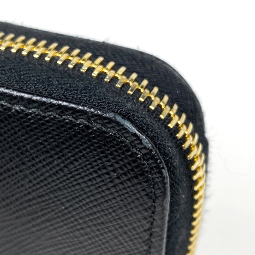 プラダ ロゴプレート ラウンドファスナー 長財布 ラウンドジップ ロボット 長財布 サフィアーノレザー ネロ(ブラック) 1ML506 レディース 【中古】brbag