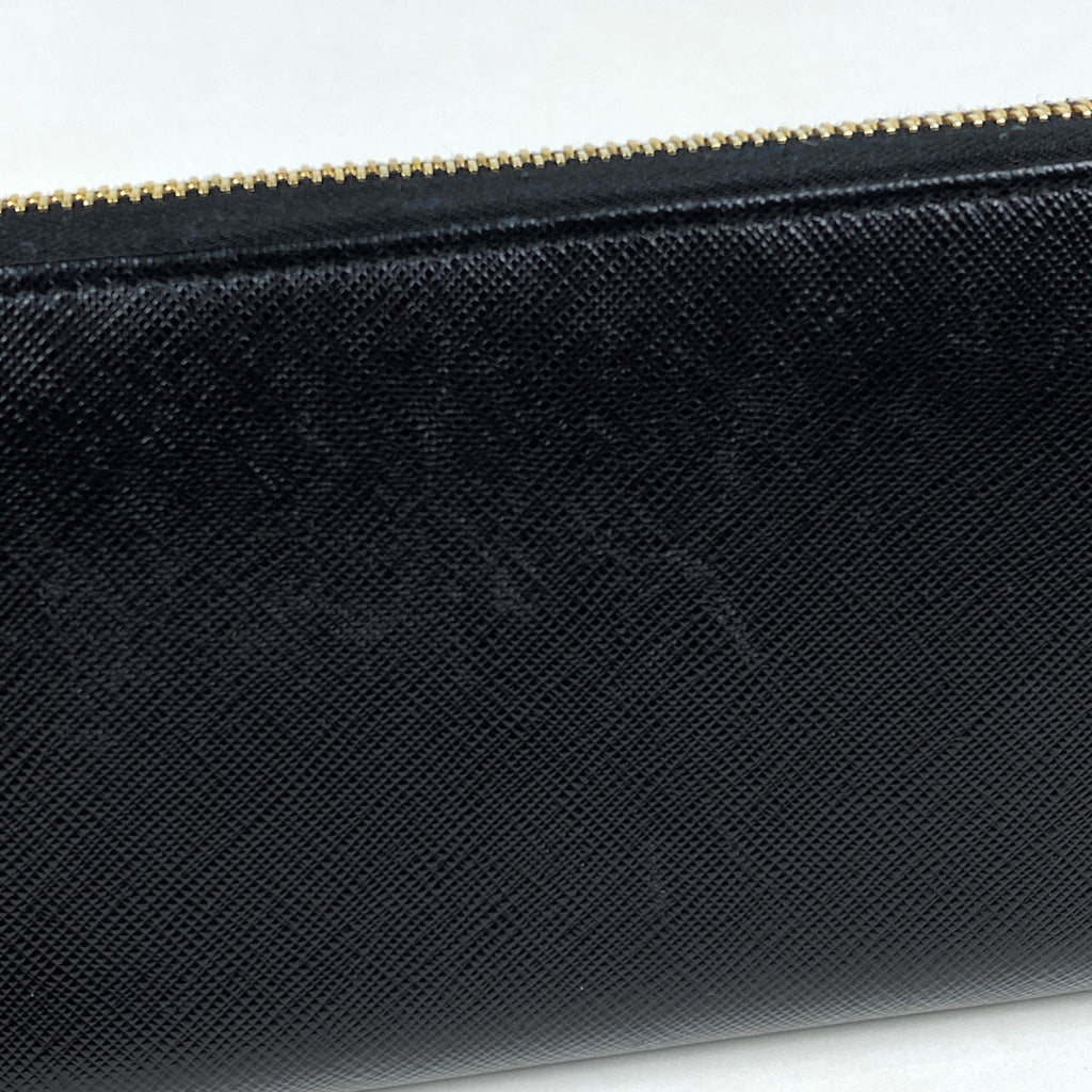 プラダ ロゴプレート ラウンドファスナー 長財布 ラウンドジップ ロボット 長財布 サフィアーノレザー ネロ(ブラック) 1ML506 レディース 【中古】brbag