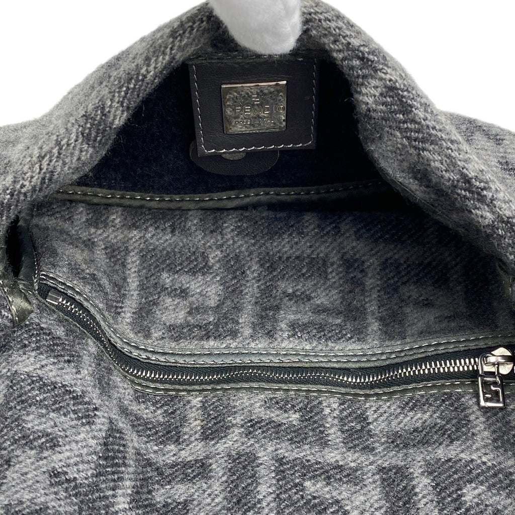 フェンディ ズッカ柄 ショルダーバッグ ハントバッグ ワンショルダー ショルダーバッグ ファブリック グレー 26424 レディース 【中古】brbag