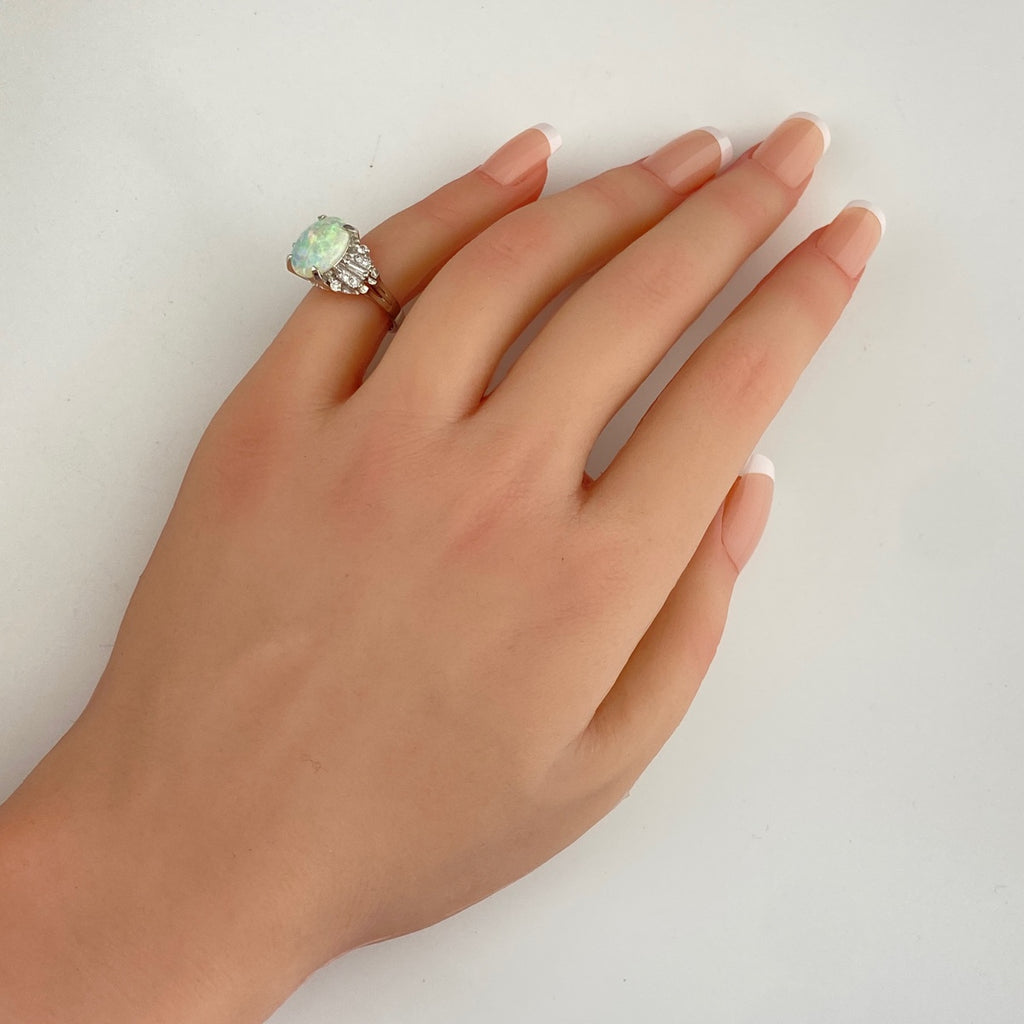 オパール デザインリング プラチナ 指輪 メレダイヤ リング 8号 Pt900 オパール ダイヤモンド レディース 【中古】nbjwl