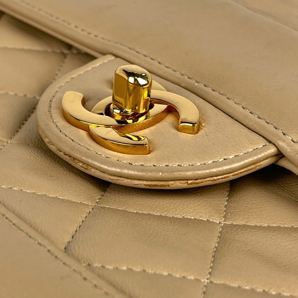 シャネル ココマーク チェーン ショルダーバッグ マトラッセ Wチェーン ショルダーバッグ レザー ベージュ レディース 【中古】brbag