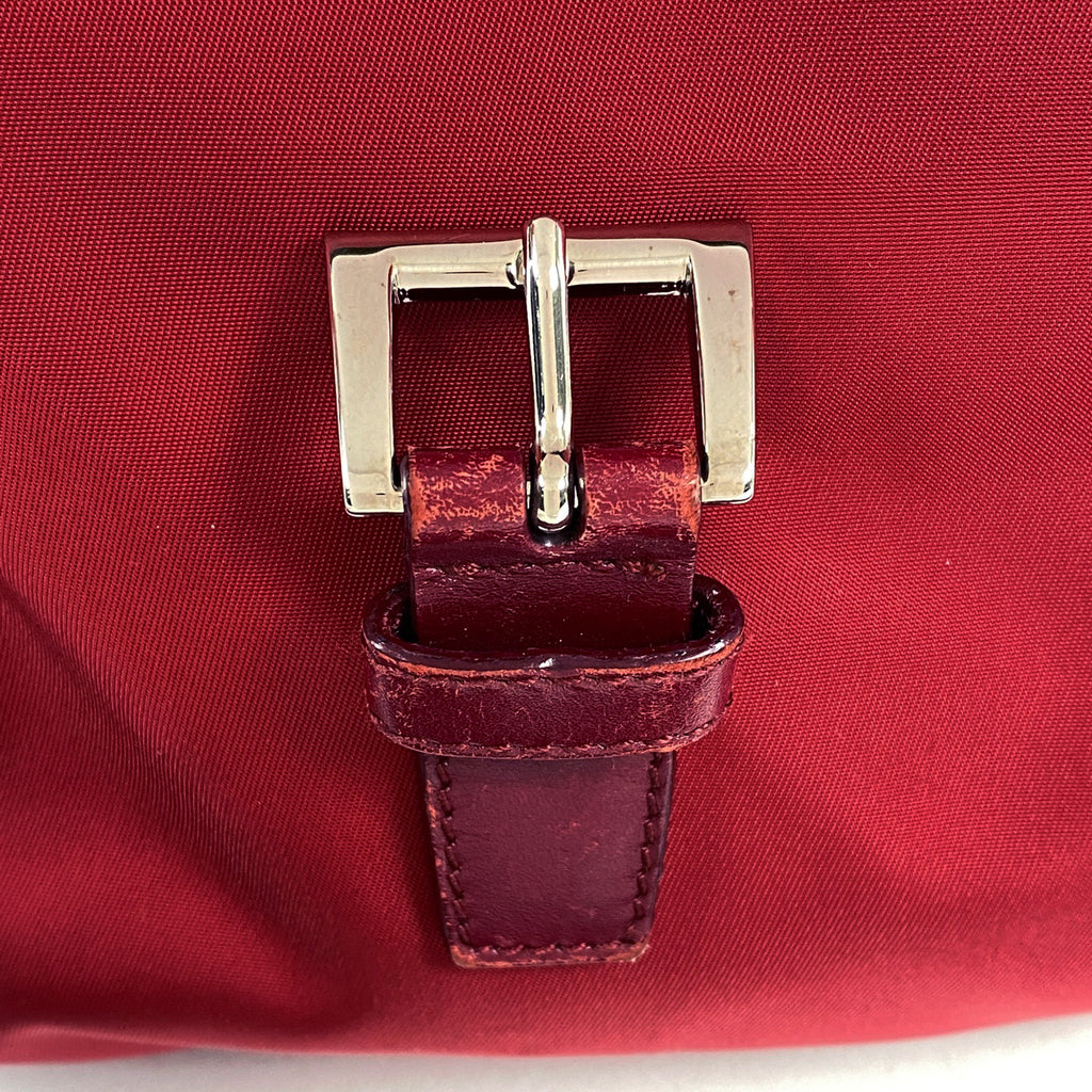 プラダ ロゴプレート ショルダーバッグ 斜め掛け ショルダーバッグ ナイロン レッド レディース 【中古】brbag