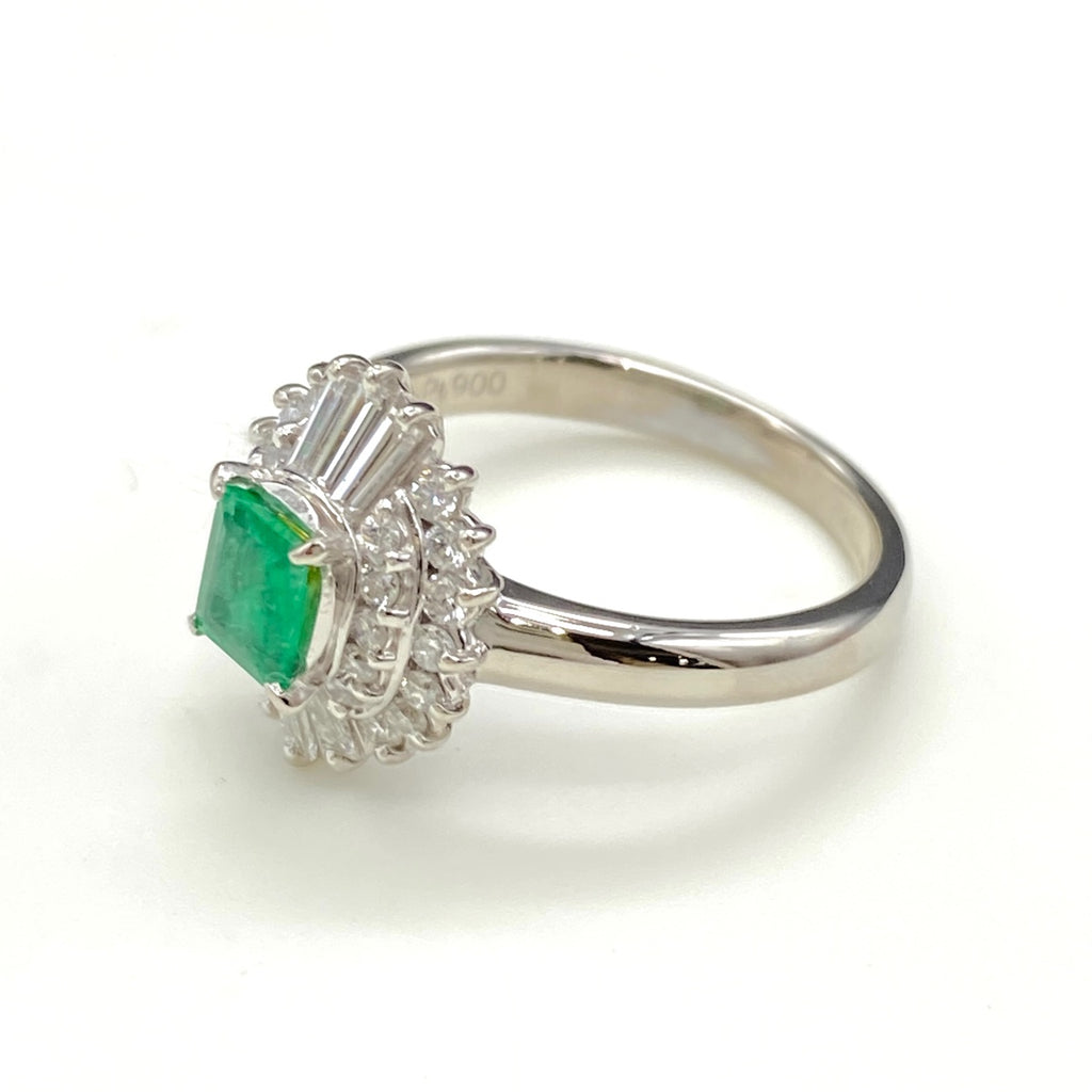 【状態良好】 エメラルド リング プラチナ 指輪 メレダイヤ 13.5号 Pt900 ダイヤモンド レディース 【中古】nbjwl