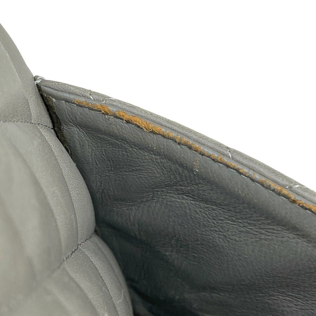 シャネル デカ マトラッセ シングルフラップ チェーン ショルダーバッグ ココマーク Wチェーン ショルダーバッグ レザー グレー A04412 レディース 【中古】brbag