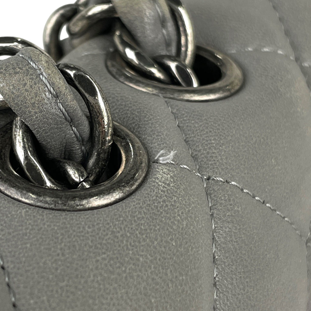 シャネル デカ マトラッセ シングルフラップ チェーン ショルダーバッグ ココマーク Wチェーン ショルダーバッグ レザー グレー A04412 レディース 【中古】brbag