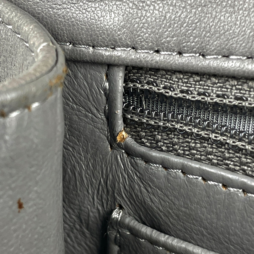 シャネル デカ マトラッセ シングルフラップ チェーン ショルダーバッグ ココマーク Wチェーン ショルダーバッグ レザー グレー A04412 レディース 【中古】brbag