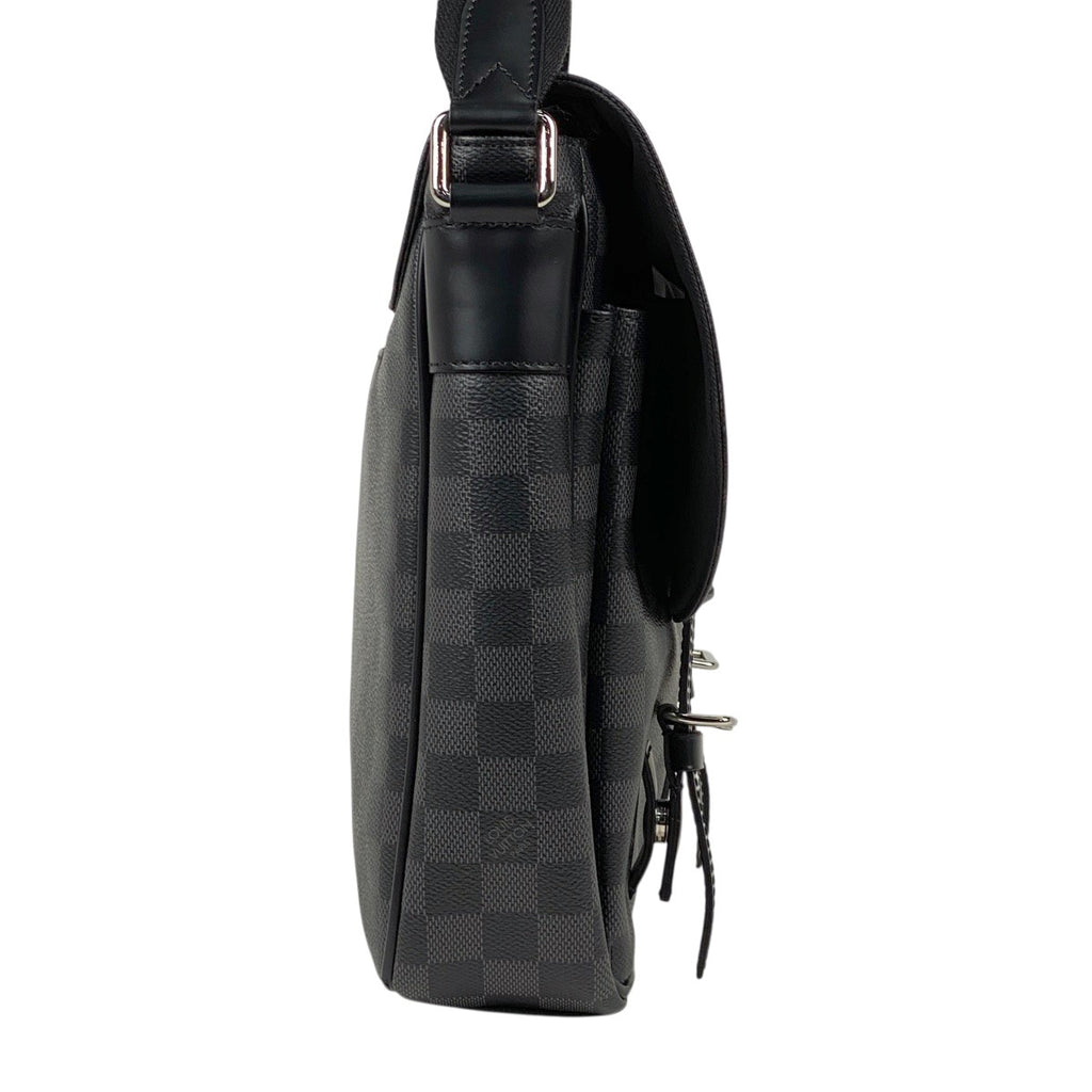 ルイ・ヴィトン クリストファー メッセンジャー 斜め掛け ショルダーバッグ ダミエグラフィット ノワール(ブラック) N41500 メンズ 【中古】brbag