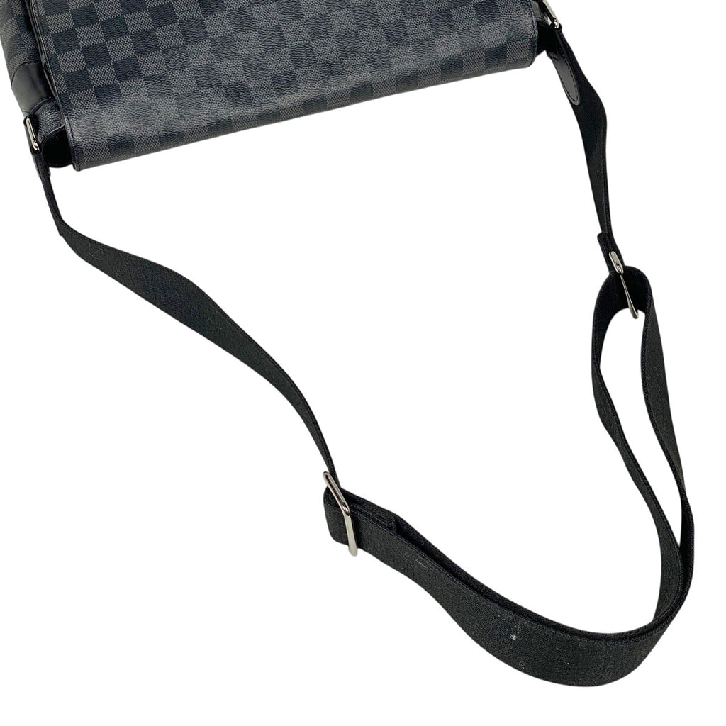 ルイ・ヴィトン クリストファー メッセンジャー 斜め掛け ショルダーバッグ ダミエグラフィット ノワール(ブラック) N41500 メンズ 【中古】brbag