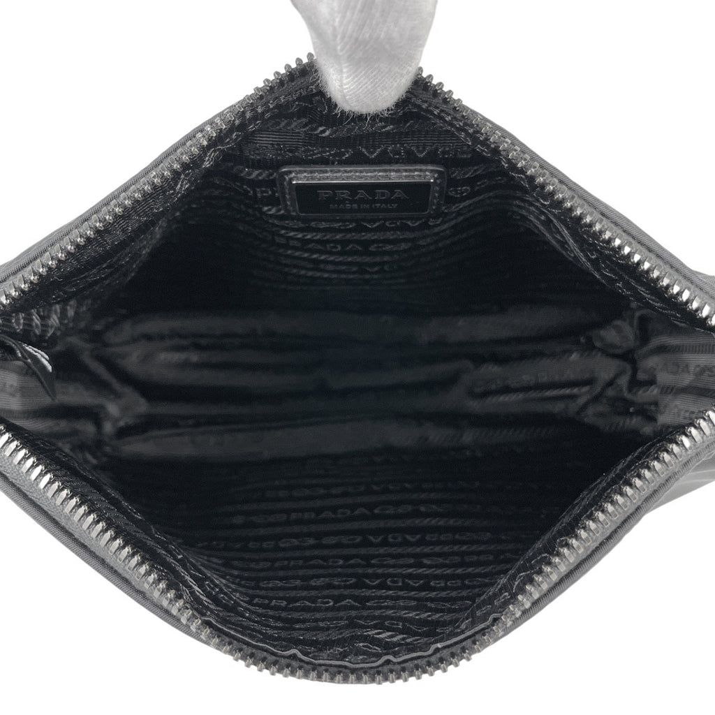 プラダ ロゴプレート ショルダーバッグ 斜め掛け RE NYLON ショルダーバッグ ナイロン ネロ(ブラック) レディース 【中古】brbag