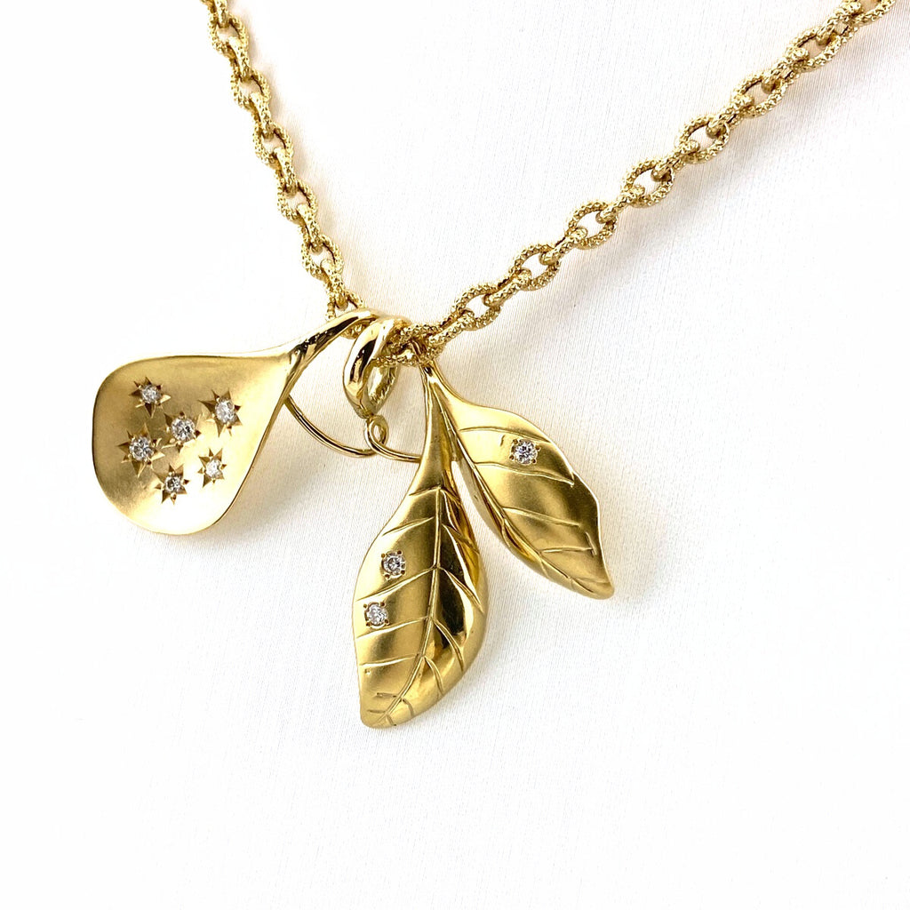 リーフモチーフ デザインネックレス YG イエローゴールド ペンダント メレダイヤ ネックレス K18 ダイヤモンド レディース 【中古】nbjwl