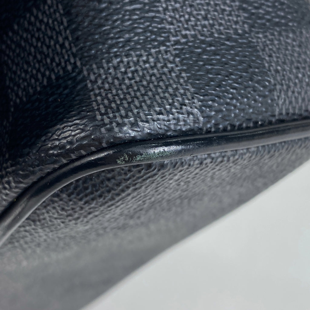 ルイ・ヴィトン ディストリクト PM NM 斜め掛け ショルダーバッグ ダミエグラフィット ノワール(ブラック) N41028 メンズ 【中古】brbag