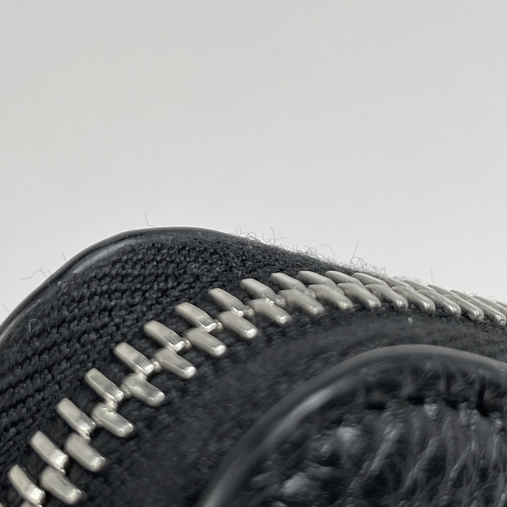 プラダ ロゴプレート ラウンドファスナー 長財布 札入れ 小銭入れ 長財布 レザー ネロ(ブラック) レディース 【中古】brbag