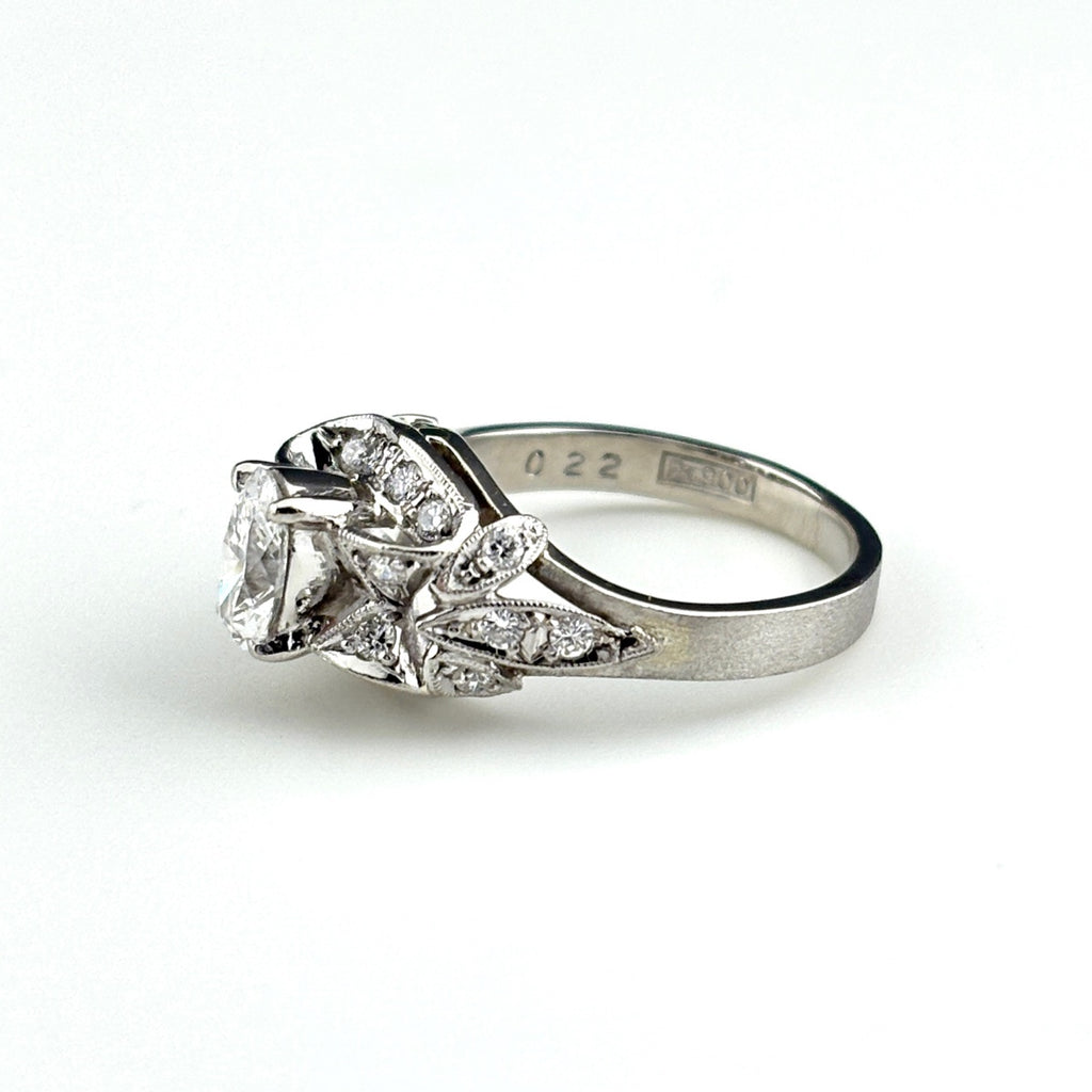 ダイヤモンド デザインリング プラチナ 指輪 メレダイヤ リング 6.5号 Pt900 ダイヤモンド レディース 【中古】nbjwl