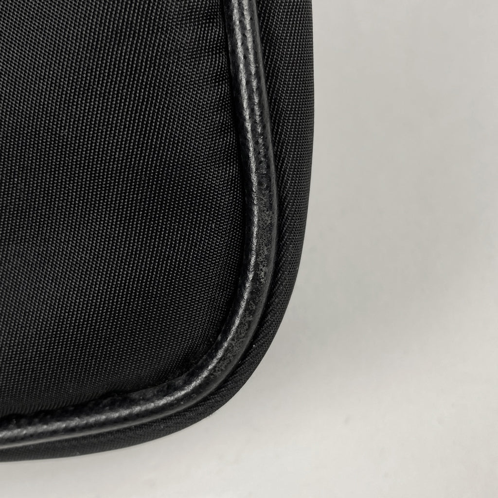 プラダ ロゴプレート ショルダーバッグ 斜め掛け ショルダーバッグ ナイロン ネロ(ブラック) VA953M レディース 【中古】brbag