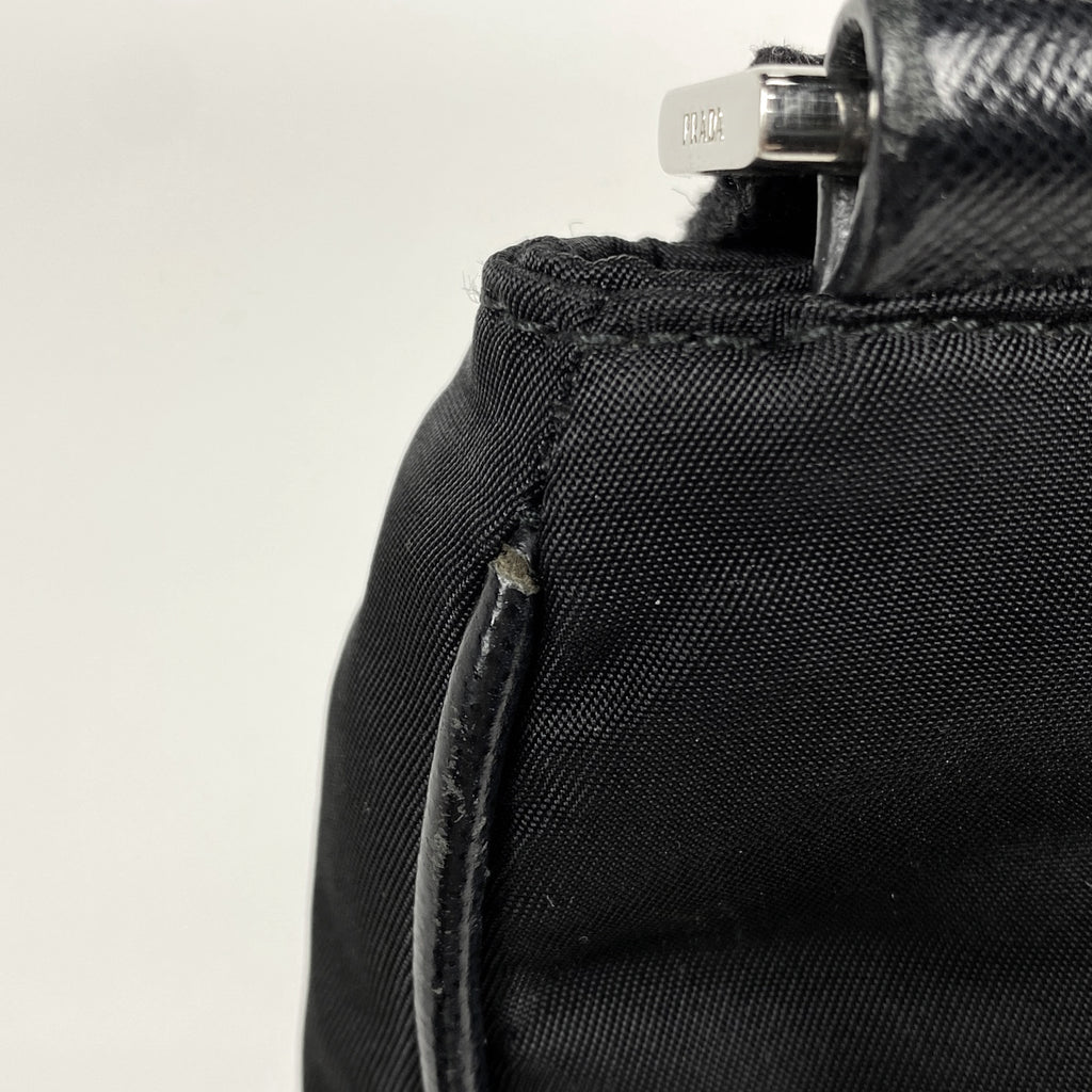 プラダ ロゴプレート ショルダーバッグ 斜め掛け ショルダーバッグ ナイロン ネロ(ブラック) VA953M レディース 【中古】brbag