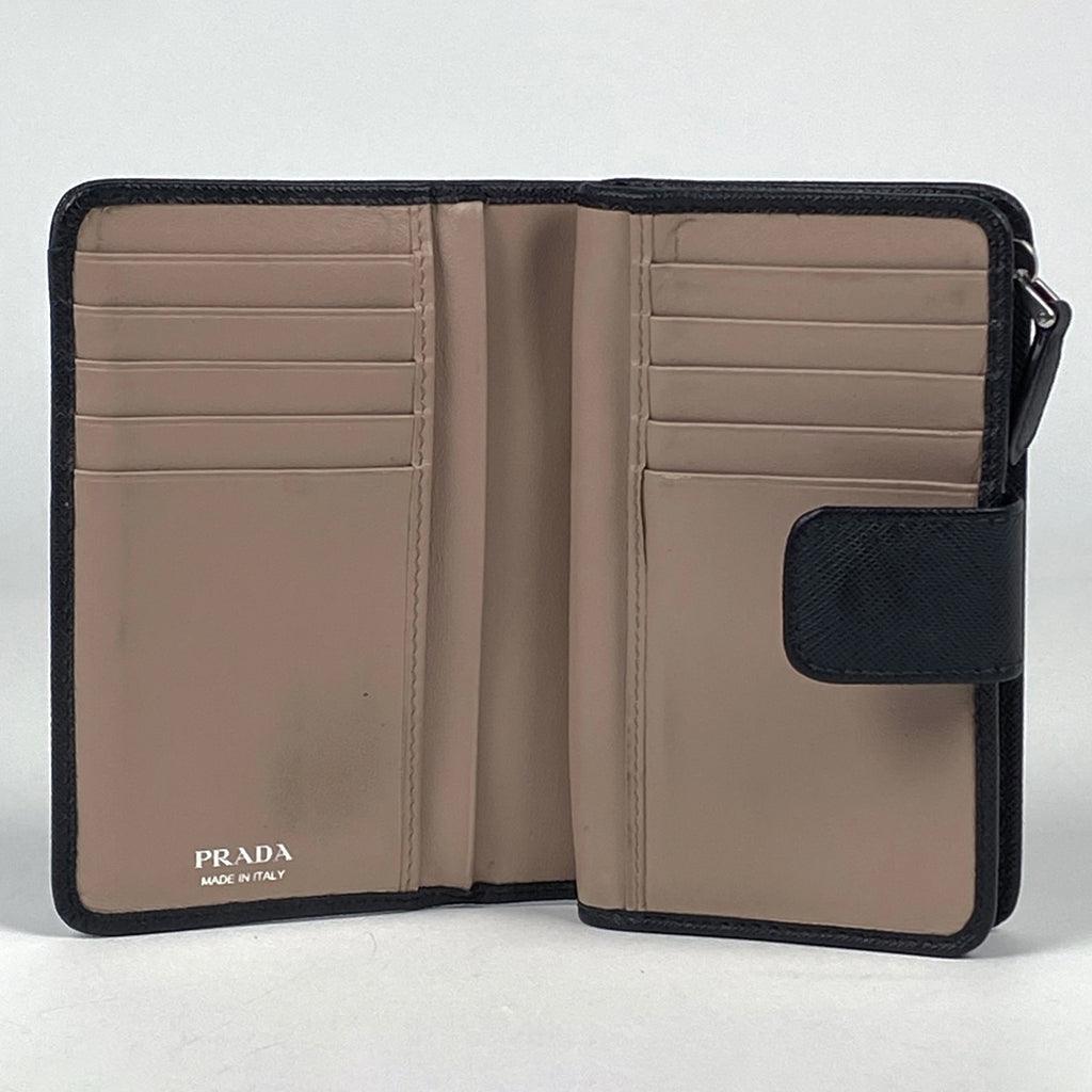 プラダ ロゴ 二つ折り財布 ラウンドファスナー 二つ折り財布 サフィアーノレザー ネロ(ブラック) 1ML225 レディース 【中古】brbag