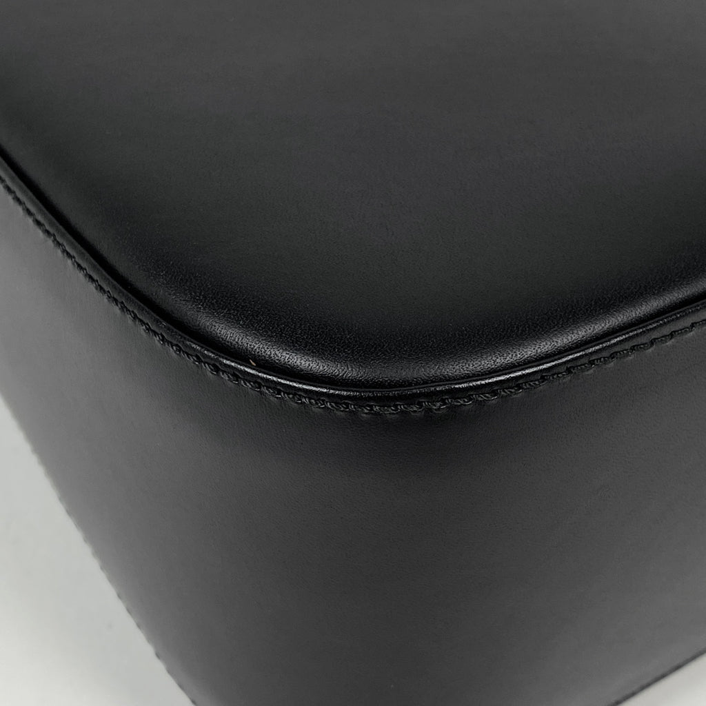 サルヴァトーレフェラガモ ロゴ ショルダーバッグ ワンショルダー ショルダーバッグ レザー ブラック レディース 【中古】brbag