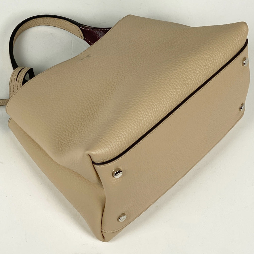 トッズ Tタイムレス マイクロ ハンドバッグ ハンドバッグ レザー ベージュ レディース 【中古】brbag