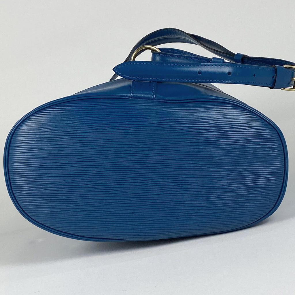 ルイ・ヴィトン ランドネ PM 肩掛け 巾着型 ショルダーバッグ エピ トレドブルー M52355 レディース 【中古】brbag