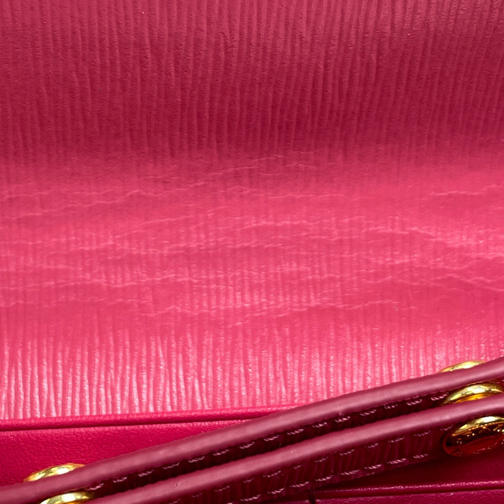 プラダ ロゴ チェーン ウォレット 長財布 レザー ピンク レディース 【中古】brbag