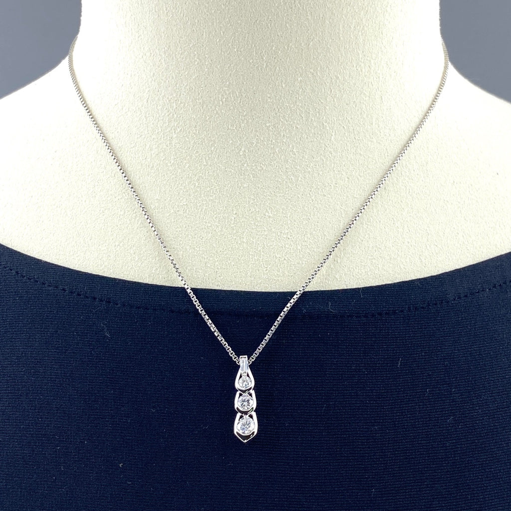 メレダイヤ デザインネックレス プラチナ ペンダント ネックレス Pt850 ダイヤモンド レディース 【中古】nbjwl