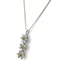 フラワーモチーフ デザインネックレス WG ホワイトゴールド ペンダント メレダイヤ 花 ネックレス K18 WG グリーングロッシュラーガーネット レディース 【中古】nbjwl