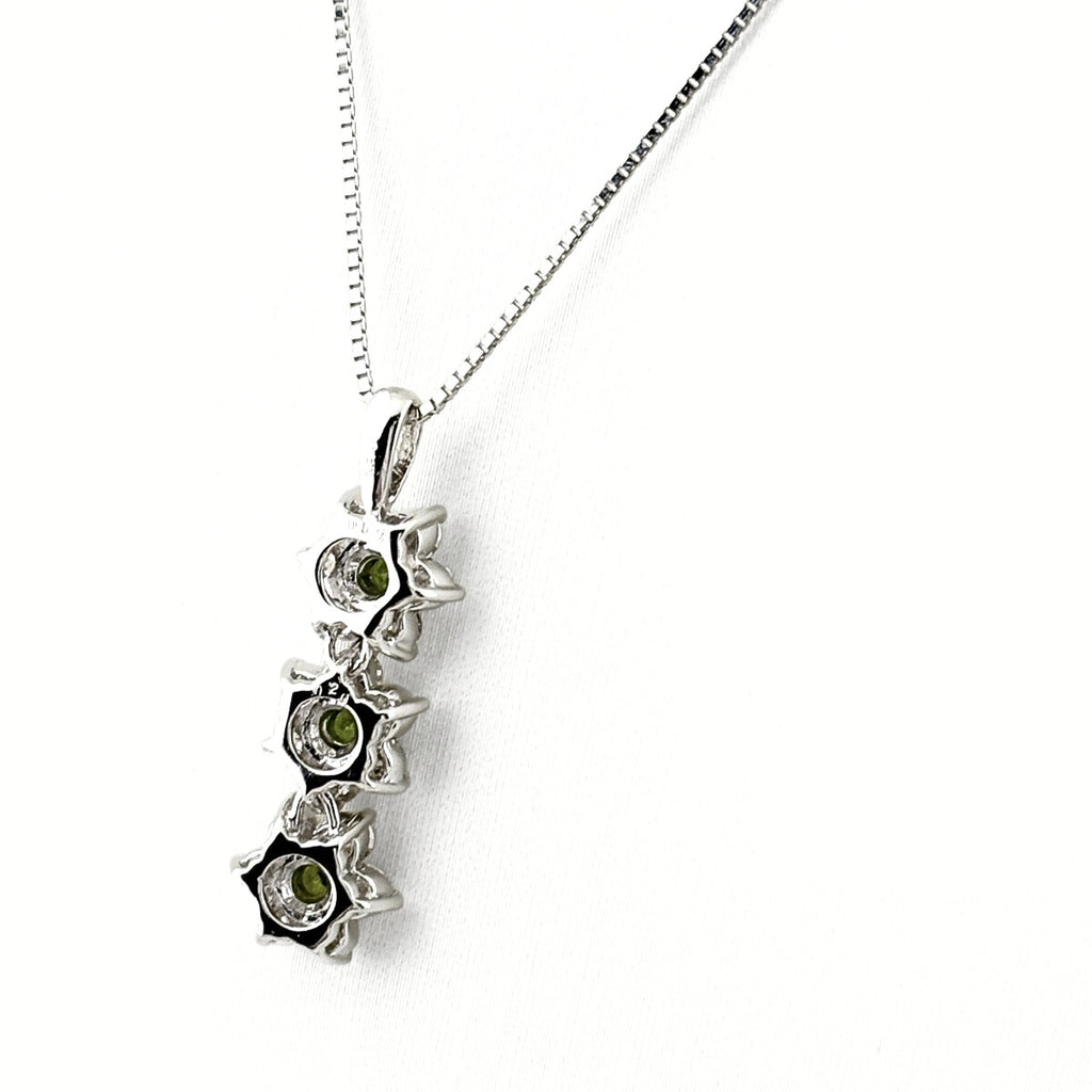 フラワーモチーフ デザインネックレス WG ホワイトゴールド ペンダント メレダイヤ 花 ネックレス K18 WG グリーングロッシュラーガーネット レディース 【中古】nbjwl