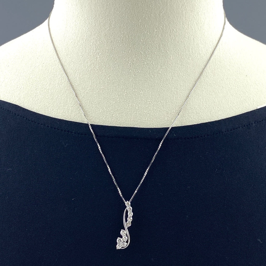 メレダイヤ デザインネックレス プラチナ ペンダント ネックレス Pt900 Pt850 ダイヤモンド レディース 【中古】nbjwl