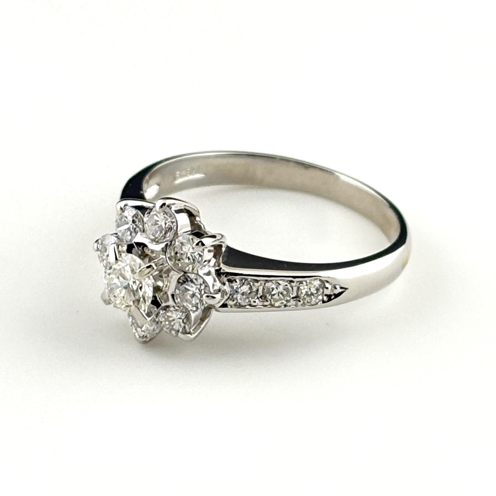 フラワーモチーフ デザインリング プラチナ 指輪 メレダイヤ 花 リング 15.5号 Pt900 ダイヤモンド レディース 【中古】nbjwl