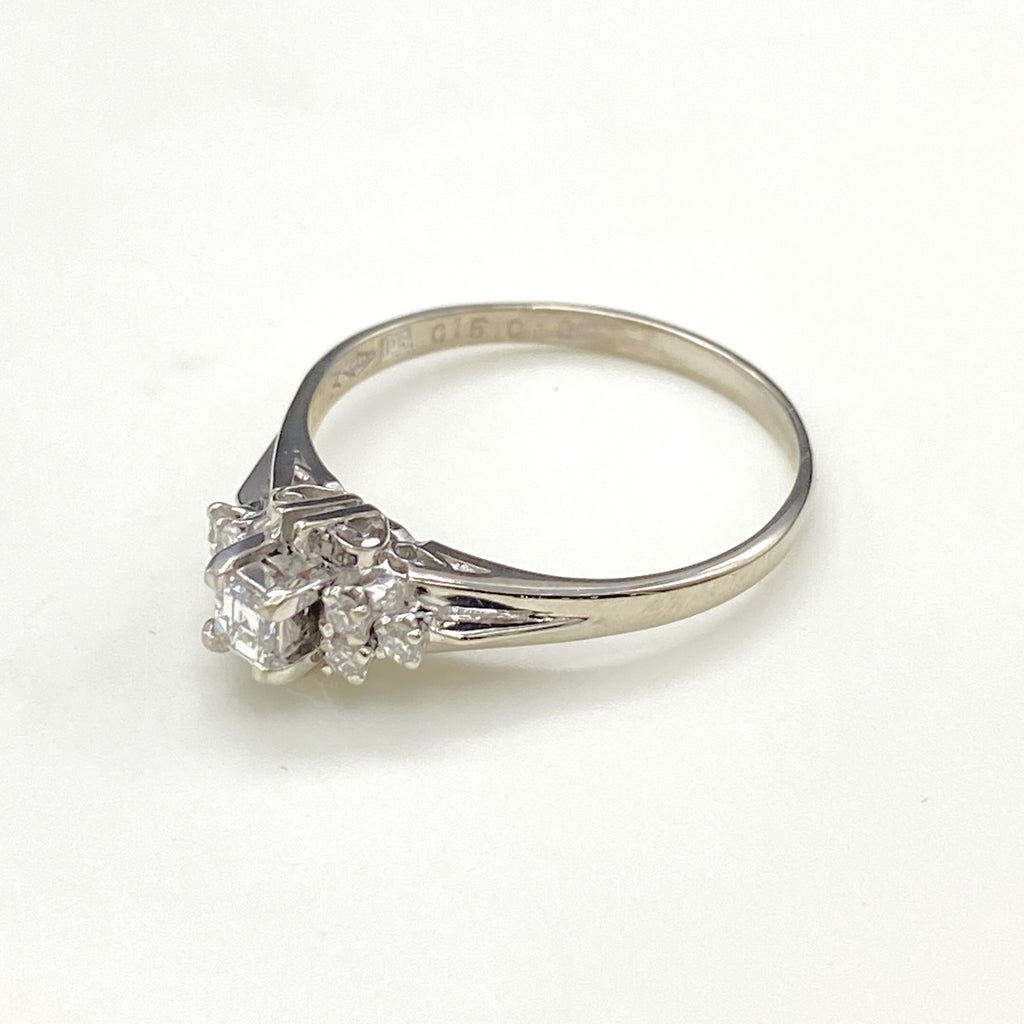 【状態良好】 メレダイヤ リング プラチナ 指輪 18号 Pt900 ダイヤモンド レディース 【中古】nbjwl