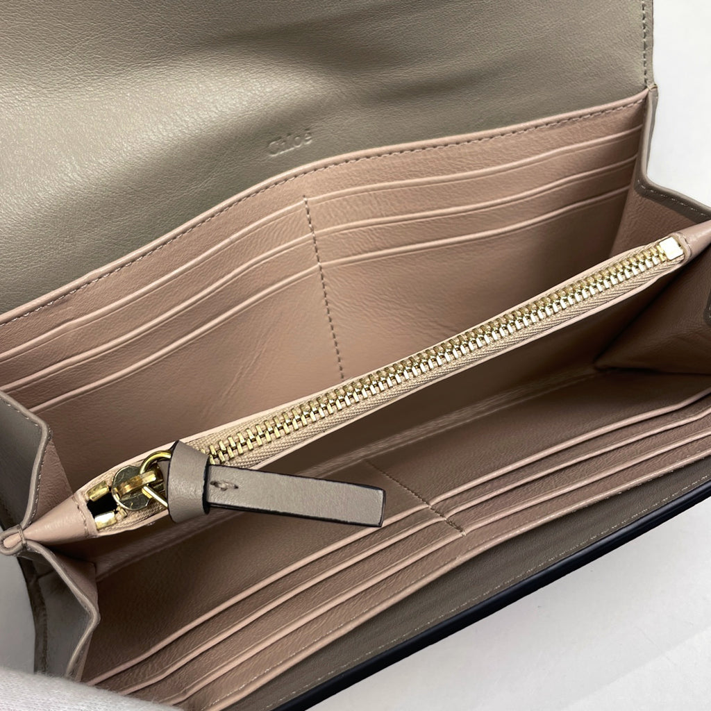 クロエ ジョージア 二つ折り 長財布 ロゴ ダブルフラップ 長財布 レザー グレージュ 3P0284 レディース 【中古】brbag